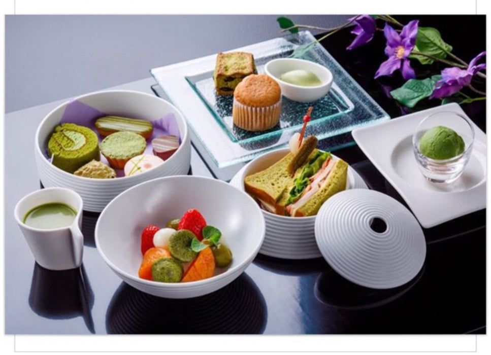 玉重　白磁　16cm 有田焼【白磁/珠型三段重】