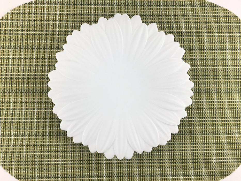 白磁ブラスト　ガーベラプレート(S)　17cm　有田焼(j.R)