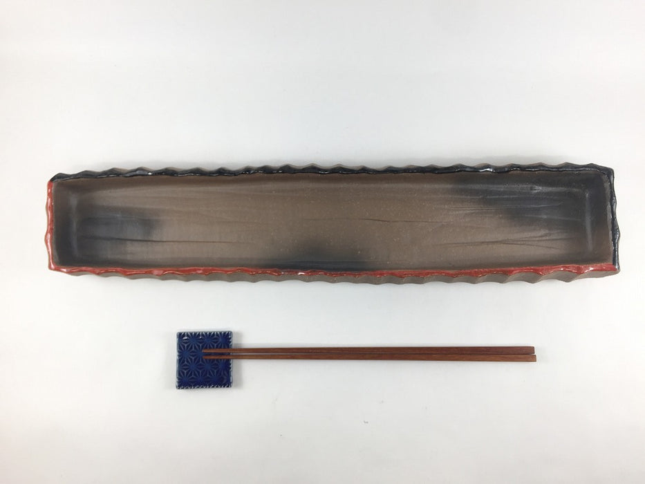 【SALE】一刀彫39長皿.焼〆渕赤黒　39cm　有田焼(j.R)【訳あり】