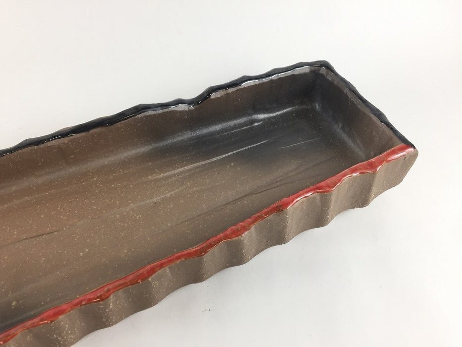 【SALE】一刀彫33長皿.焼〆渕赤黒　33cm  有田焼(j.R)【訳あり】