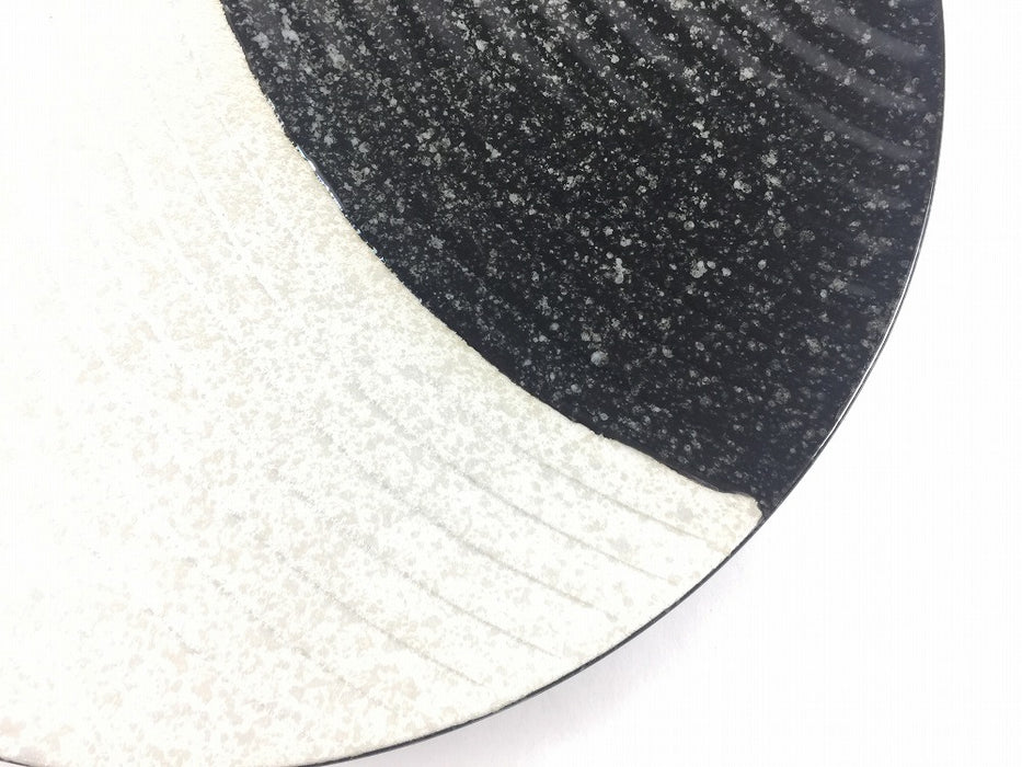 【SALE】24.5cm波丸皿.黒白吹銀　有田焼【訳あり】