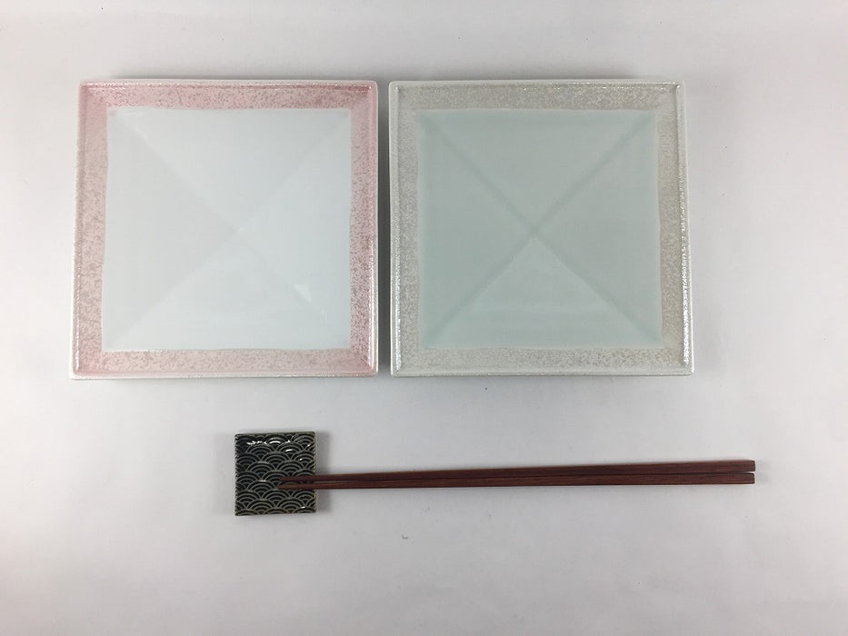 【SALE】14cm正角皿　渕ピンク彩/青磁彩　有田焼【訳あり】