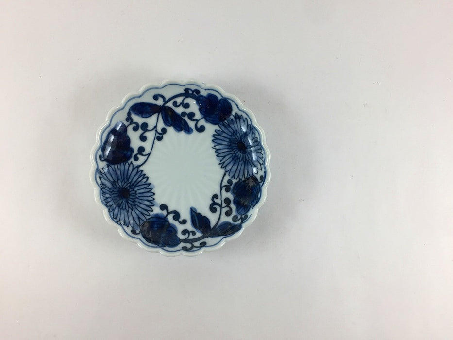 染付菊割草　3.5寸皿　10.5cm　伊万里焼(j.R)