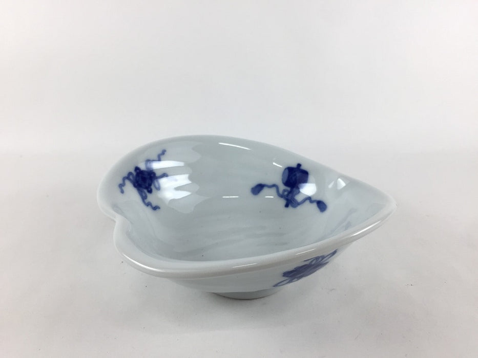 【SALE】12cm割小鉢(染宝尽し) 　波佐見焼【訳あり】