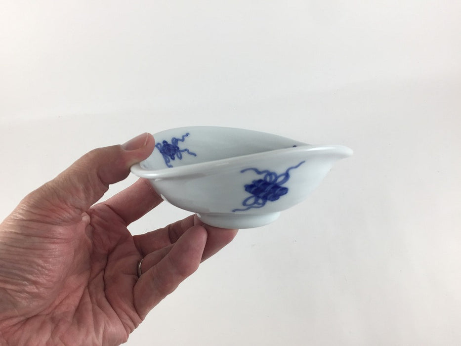 【SALE】12cm割小鉢(染宝尽し) 　波佐見焼【訳あり】