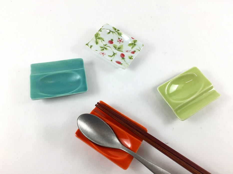 スプーンはしおき　(オレンジ/花いちご/マット水色/うす緑)　有田焼(j.R)