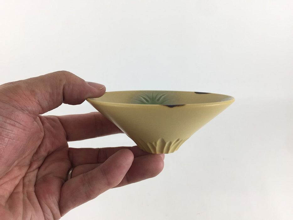 11cm鎬小鉢.イラホ花彫　有田焼(j.R)