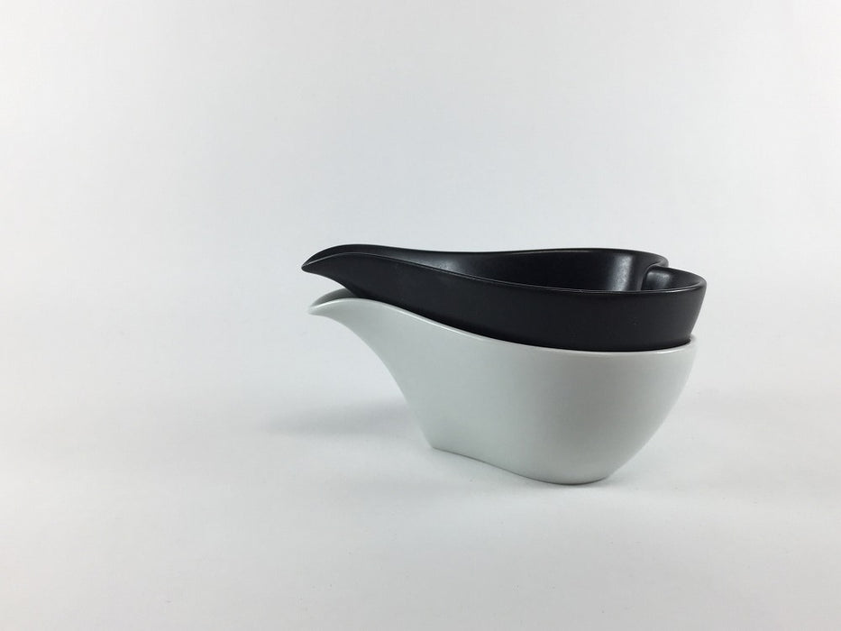 【SALE】ハートフルボウル(130cc)　白/黒(A/B)　8cm　波佐見焼 【訳あり】