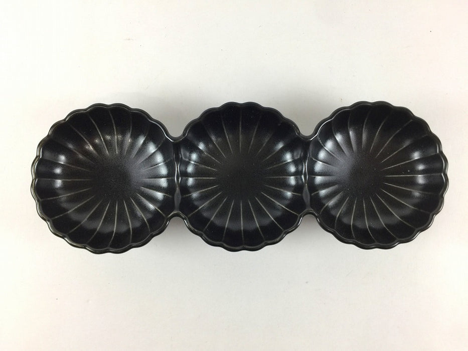 黒マット　菊型三連皿　19cm　有田焼(j.R)