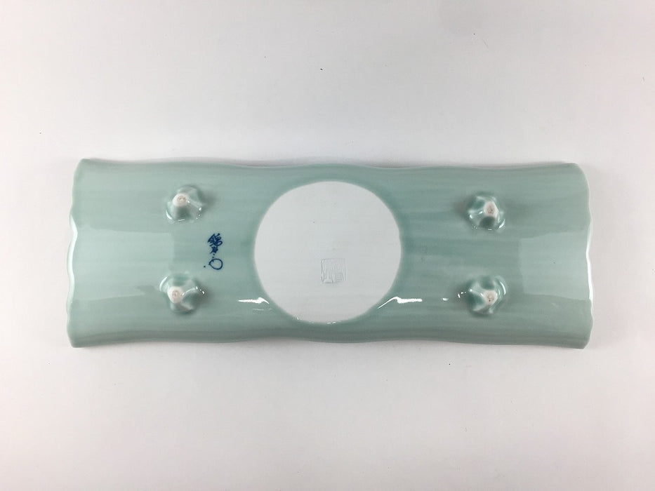 【SALE】四足先付皿　青磁光彩波紋　25cm　有田焼【訳あり】