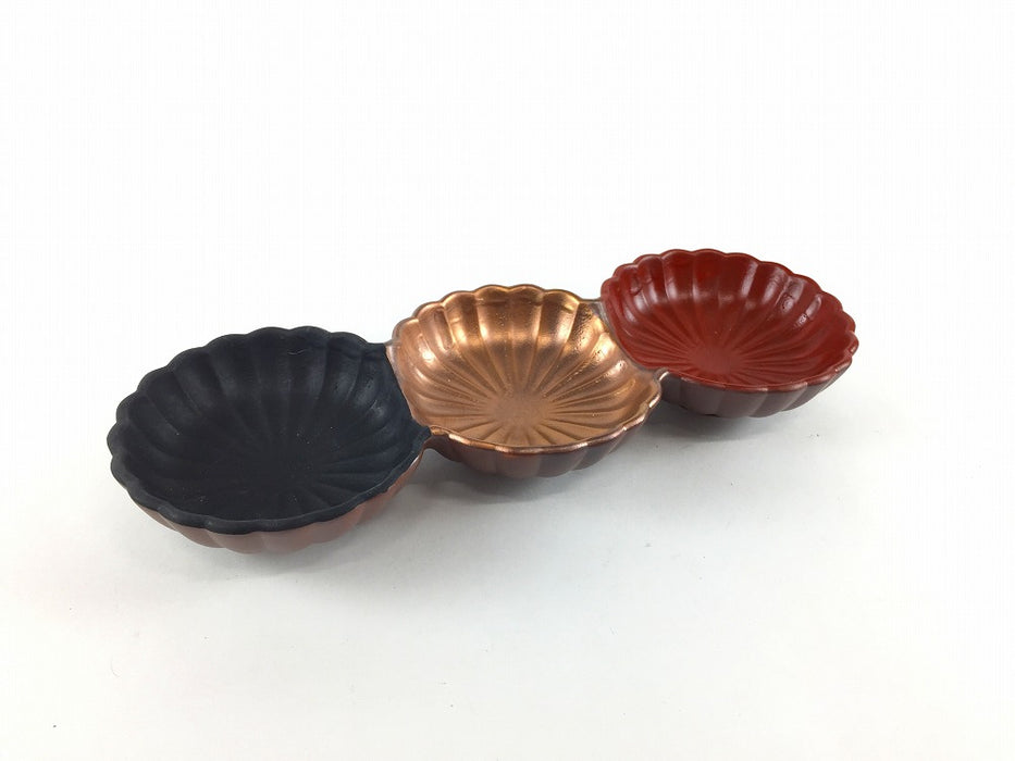 銅黒赤　菊型三連皿　19cm　有田焼(j.R)