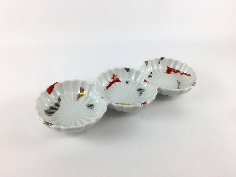白マット金銀赤 菊型三連皿 19cm 有田焼(j.R) — 佐賀有田 ギャラリーつじ信