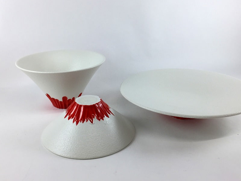 18cm鎬高浅鉢　雪白と赤　有田焼(j.R)