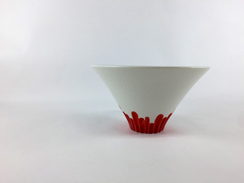 12cm鎬反深鉢　雪白と赤　有田焼(j.R)