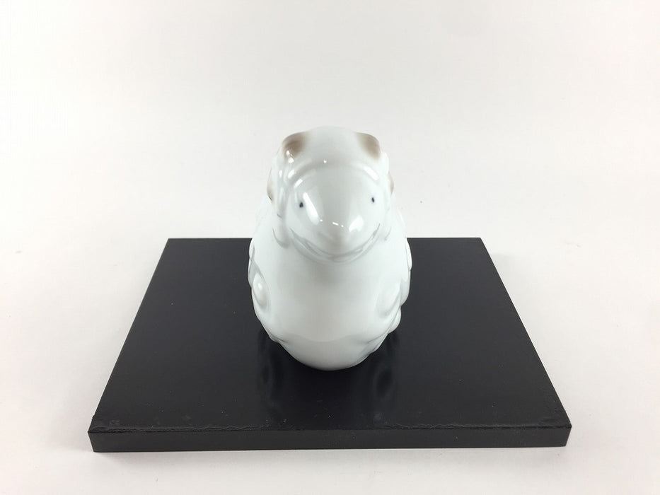 【SALE】白磁　干支置物(未)　小　10cm　有田焼【訳あり】