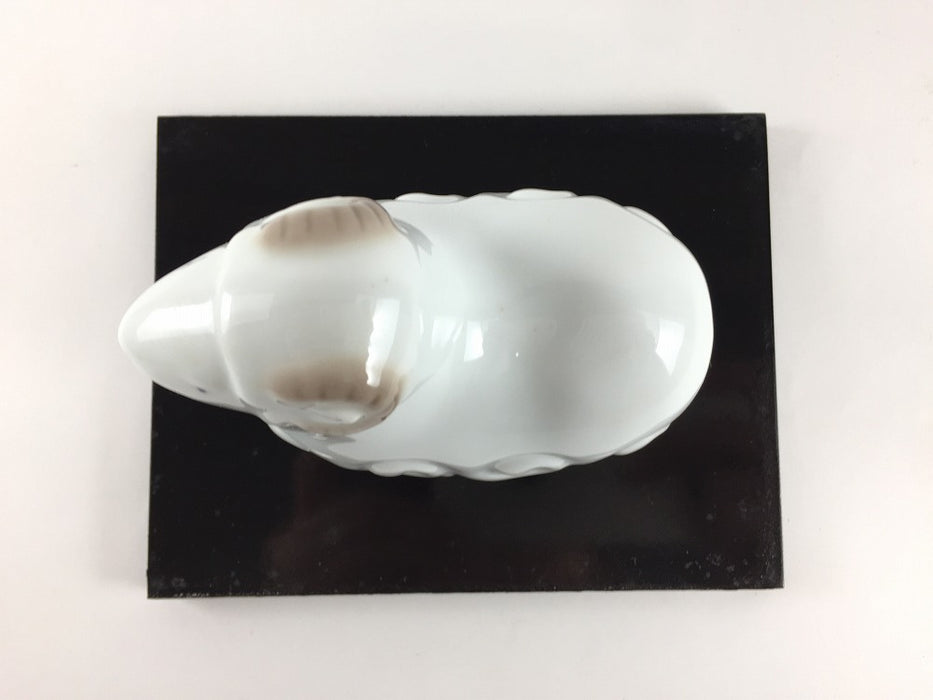【SALE】白磁　干支置物(未)　小　10cm　有田焼【訳あり】