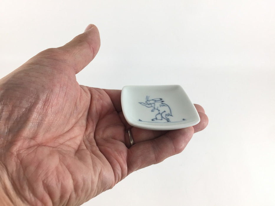 【SALE】【1個価格】角箸置(豆皿)　高山寺 (おいで兎/転び兎/笹兎)　6cm　波佐見焼【訳あり】