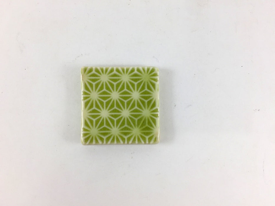 角ハシオキ　彫刻　ヒワ釉(青海波/亀甲/七宝)　4cm　有田焼　梶謙製磁(j.R)