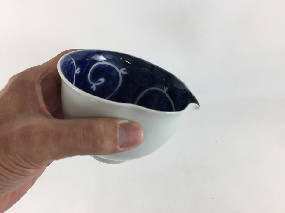 【SALE】手造片口酒器.内藍唐草　300cc・12cm　有田焼(j.R)【訳あり】