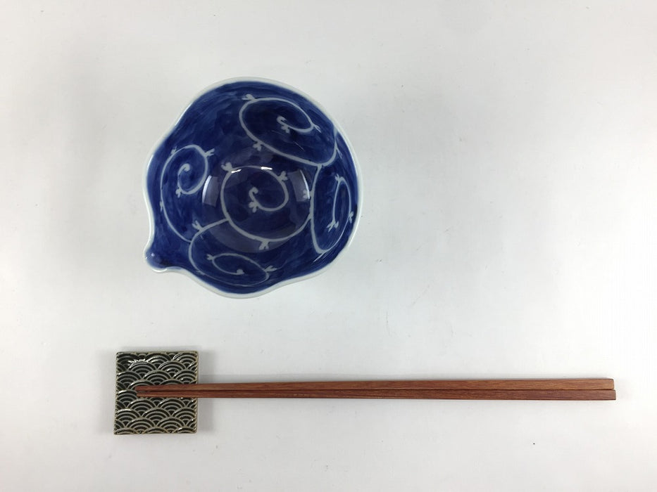 【SALE】手造片口小鉢.内藍唐草　10cm(180cc)　有田焼(j.R)【訳あり】