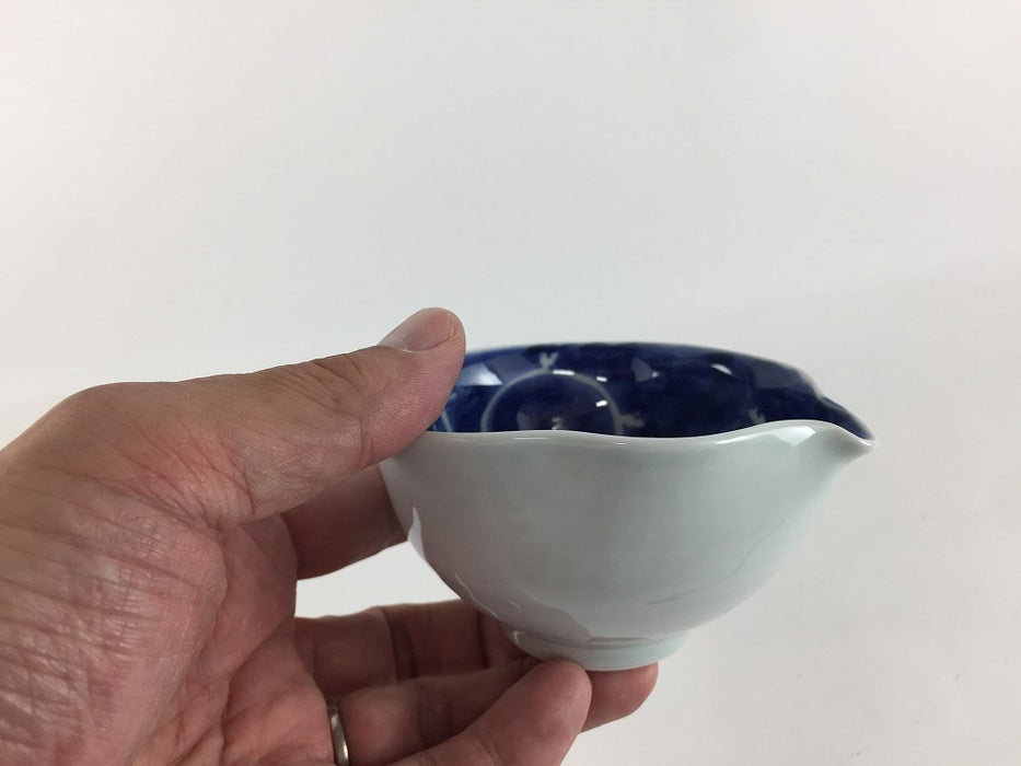 【SALE】手造片口小鉢.内藍唐草　10cm(180cc)　有田焼(j.R)【訳あり】