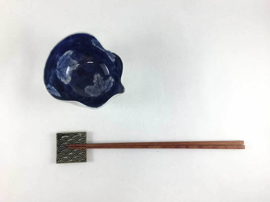 【SALE】手造片口小鉢.内藍木葉　10cm(300cc)　有田焼(j.R)【訳あり】