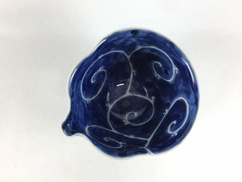 【SALE】手造片口酒器.内藍唐草　10cm(200cc)　有田焼(j.R)【訳あり】