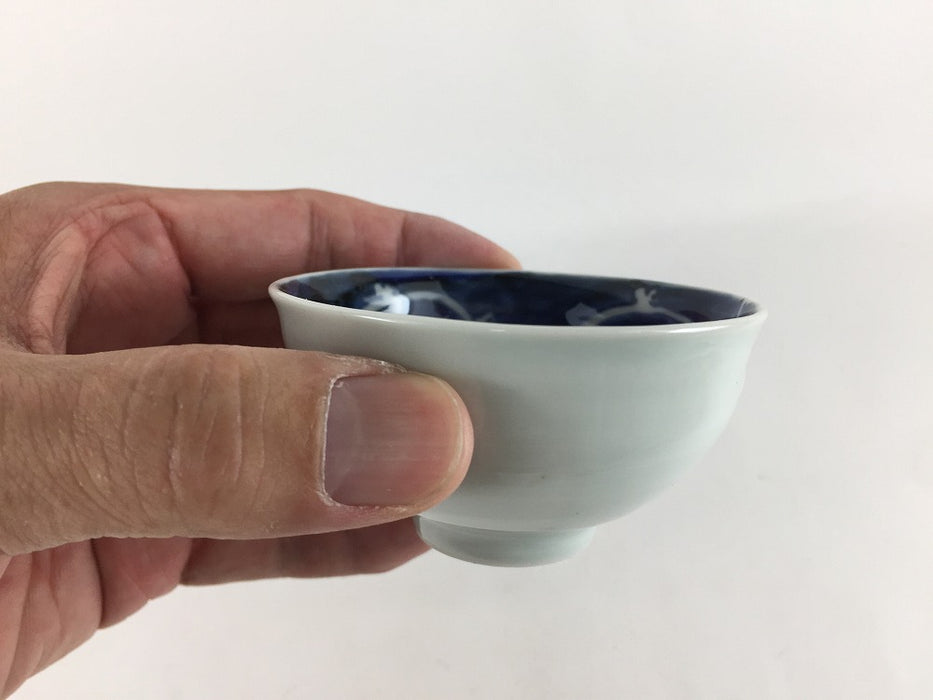 【SALE】手造盃.内藍唐草　8cm(100cc)　有田焼(j.R)【訳あり】