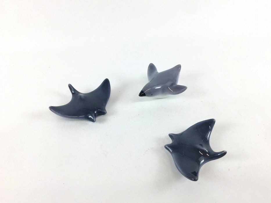 【SALE】箸置　グレー　白釉ペンギン/白磁マンタ　有田焼 【訳あり】