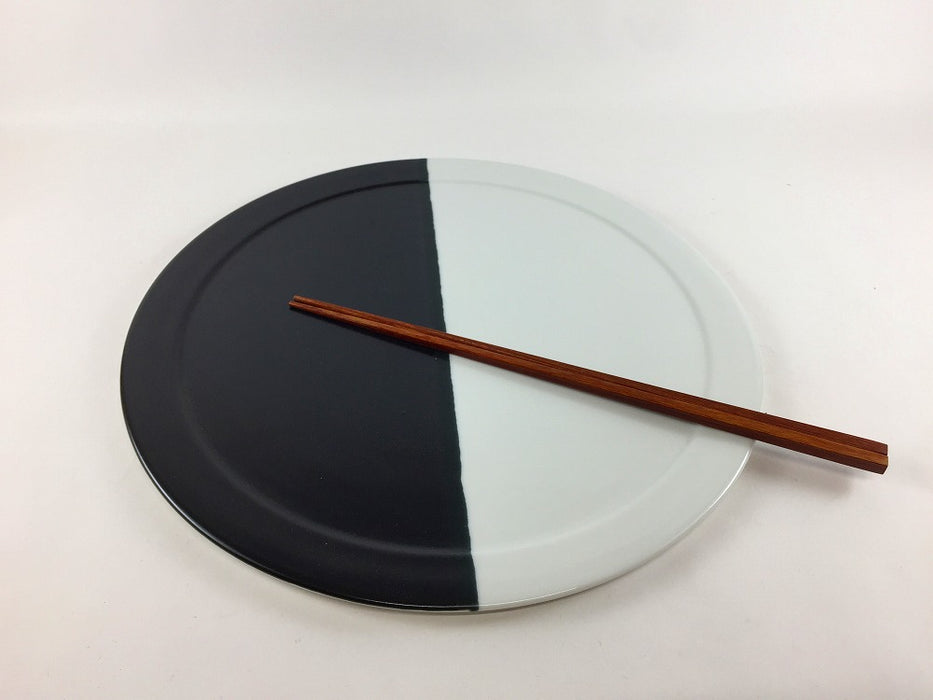 【SALE】26cmフラットプレート　ハーフマット黒　波佐見焼【訳あり】