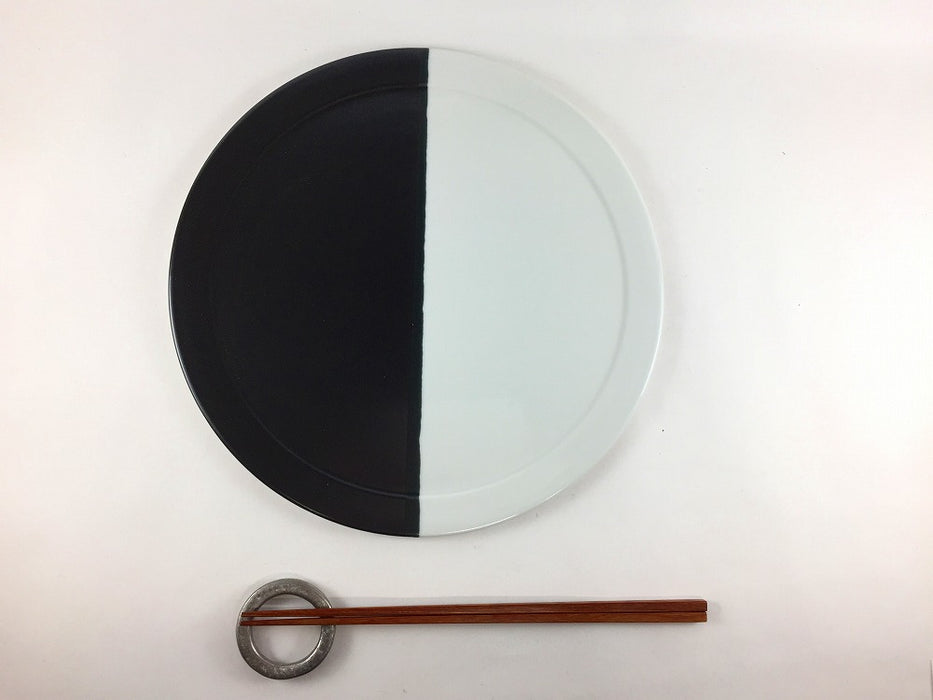 【SALE】26cmフラットプレート　ハーフマット黒　波佐見焼【訳あり】