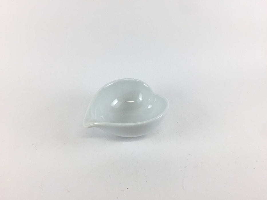【SALE】白磁ハート小付　8.5cm　波佐見焼【訳あり】(j.R)