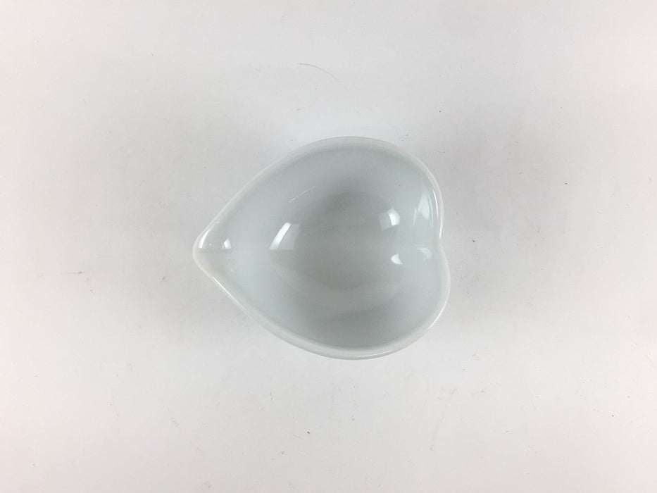 【SALE】白磁ハート小付　8.5cm　波佐見焼【訳あり】(j.R)