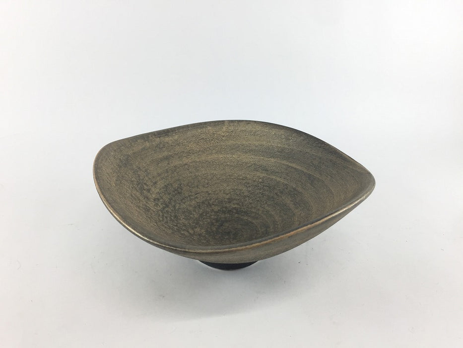 【SALE】145三角丸鉢　黒金　15cm　有田焼【訳あり】