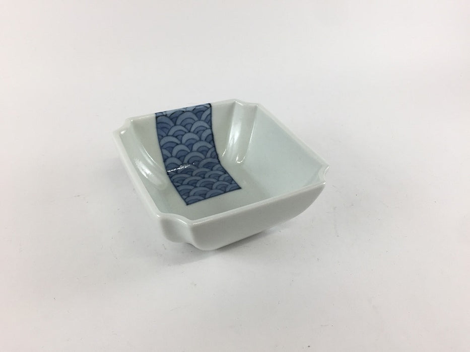 【SALE】青海波角切小鉢　9cm　有田焼【訳あり】