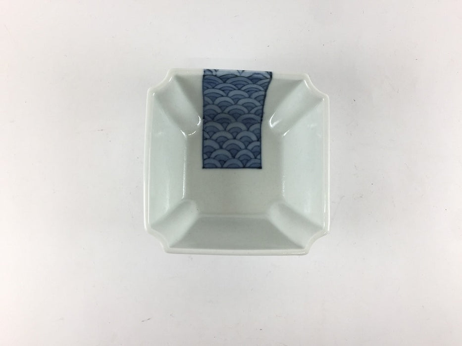 【SALE】青海波角切小鉢　9cm　有田焼【訳あり】