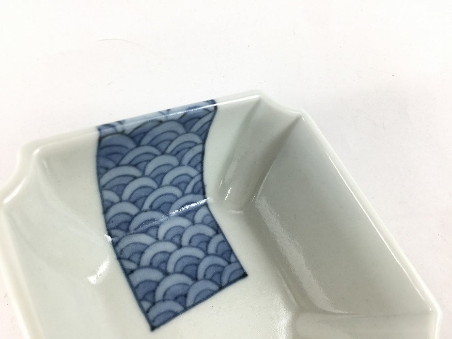 【SALE】青海波角切小鉢　9cm　有田焼【訳あり】