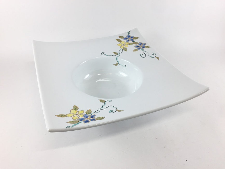 【SALE】乳白色釉鉄線花　正角内丸7寸鉢　20.5cm　有田焼【訳あり】