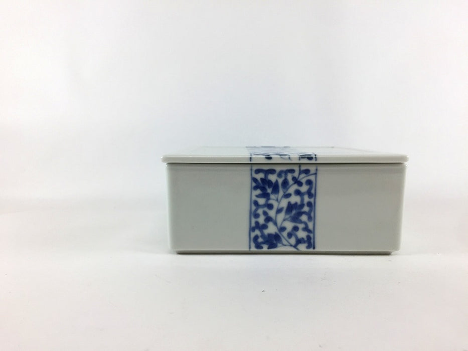 【SALE】染付花唐草4.2寸正角蓋物(一段)　13cm　有田焼【訳あり】