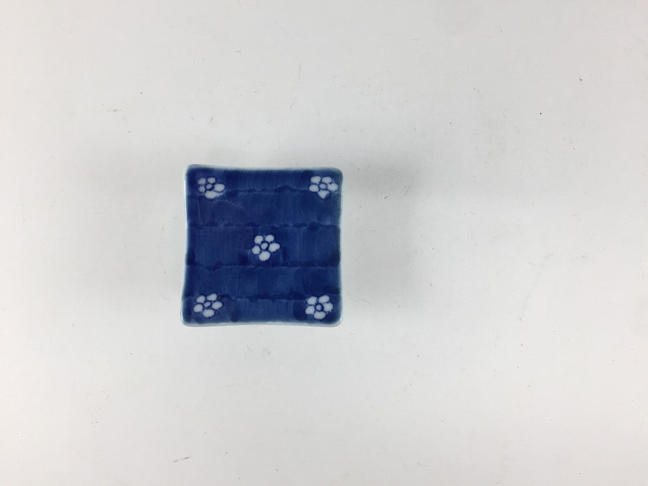 【SALE】45角高豆皿　藍塗梅　4.5cm　有田焼【訳あり】