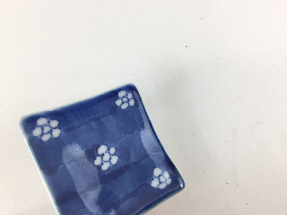 【SALE】45角高豆皿　藍塗梅　4.5cm　有田焼【訳あり】