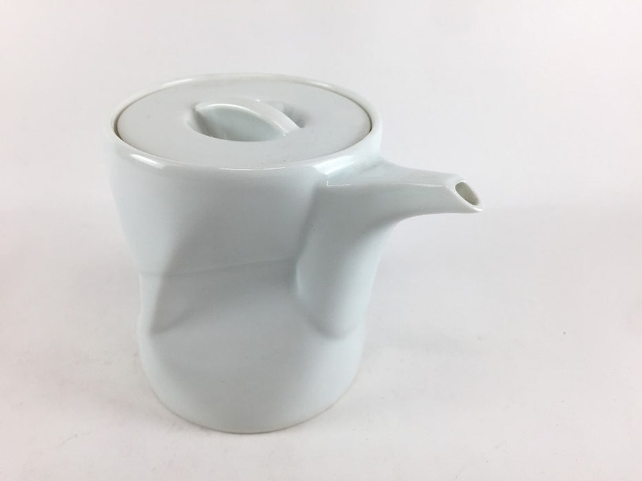 【SALE】白磁300cc片口酒器　11cm 　波佐見焼(j.R)【訳あり】