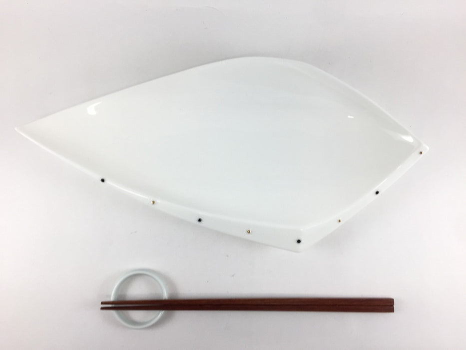 【SALE】黒金一珍剣先皿　31cm　有田焼【訳あり】