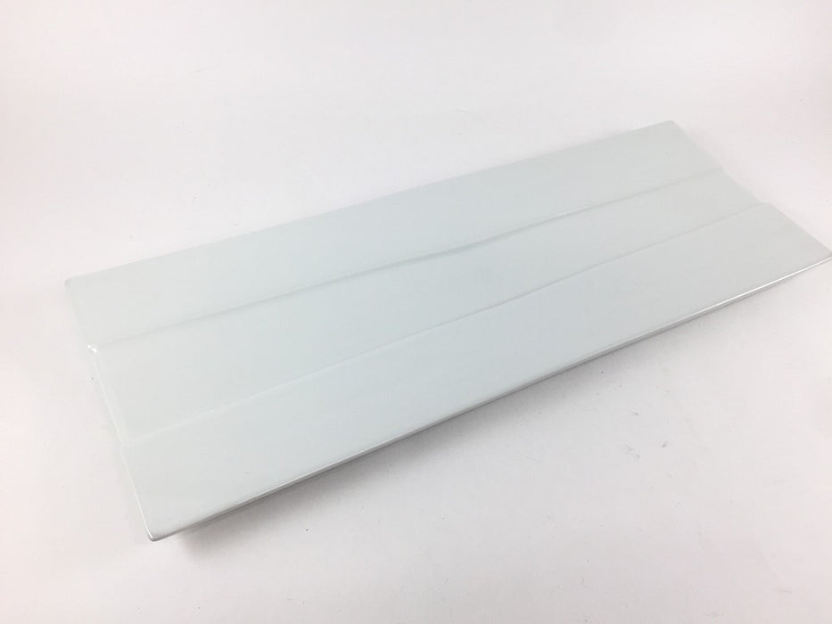 【SALE】白長彫皿　33cm　有田焼【訳あり】