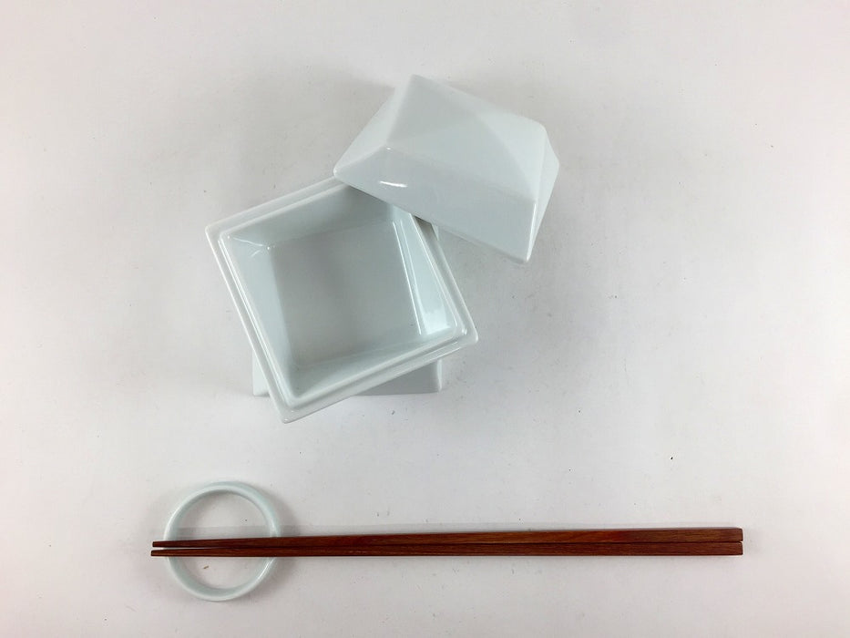 【SALE】ネジリ角蓋物(白)　8cm　有田焼【訳あり】