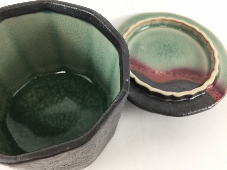 【SALE】黒土マロン焼〆　ヒワ青磁流水蓋物(飯器)　10cm　有田焼【訳あり】