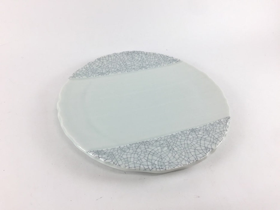 【SALE】180刳り貫き丸皿　貫入風　18cm　有田焼【訳あり】