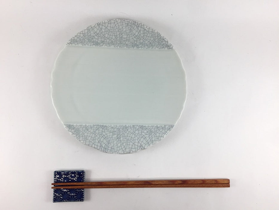 【SALE】180刳り貫き丸皿　貫入風　18cm　有田焼【訳あり】