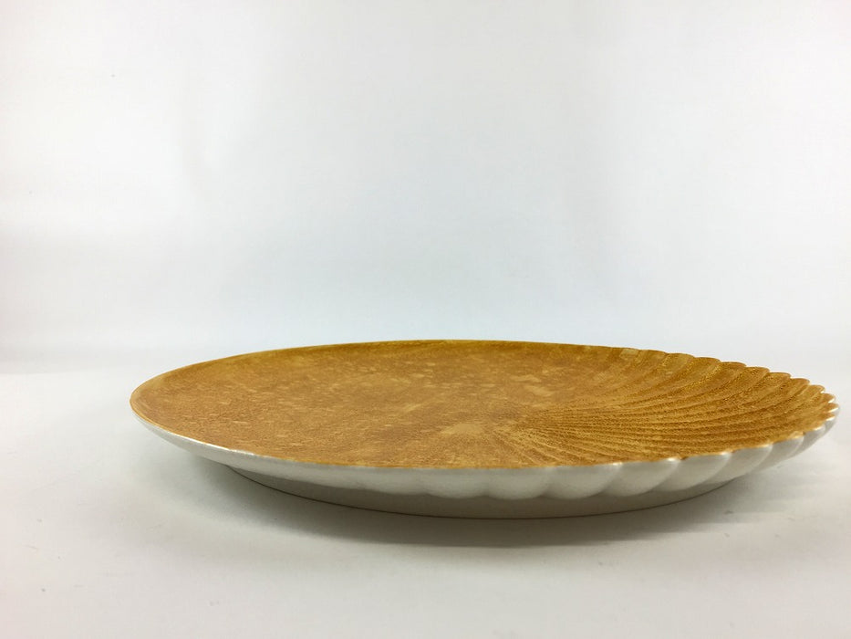 230片菊割プレート　金泡　23cm　有田焼　(j.R)