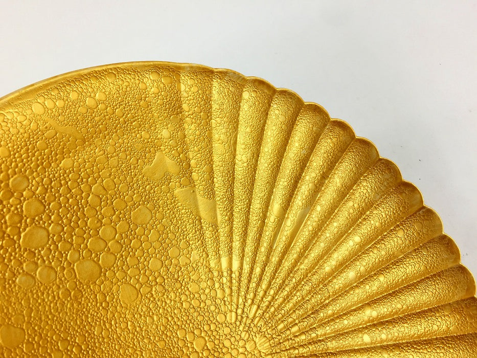 230片菊割プレート　金泡　23cm　有田焼　(j.R)